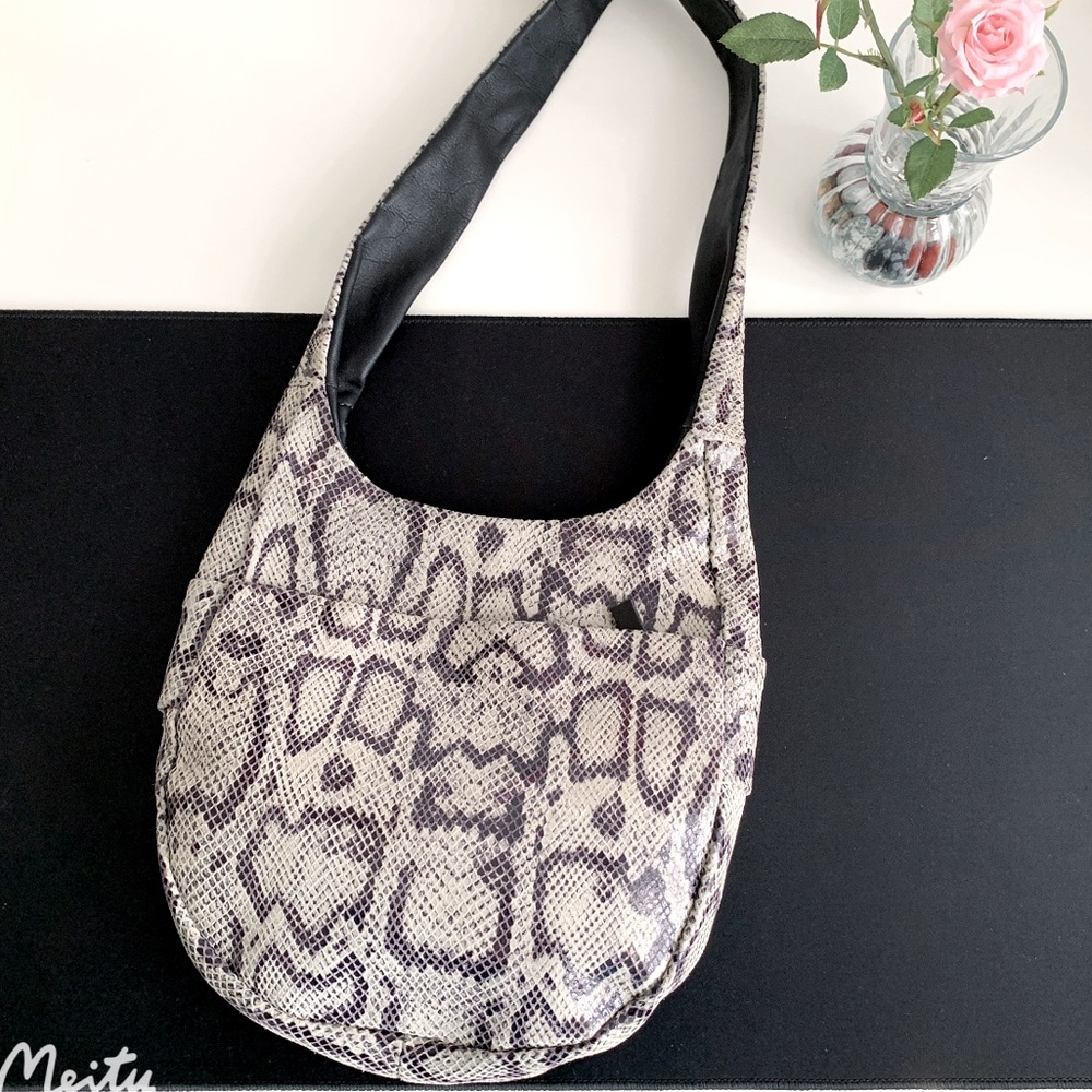 MADE IN ITALY Genuine LEATHER HOBO BAG
